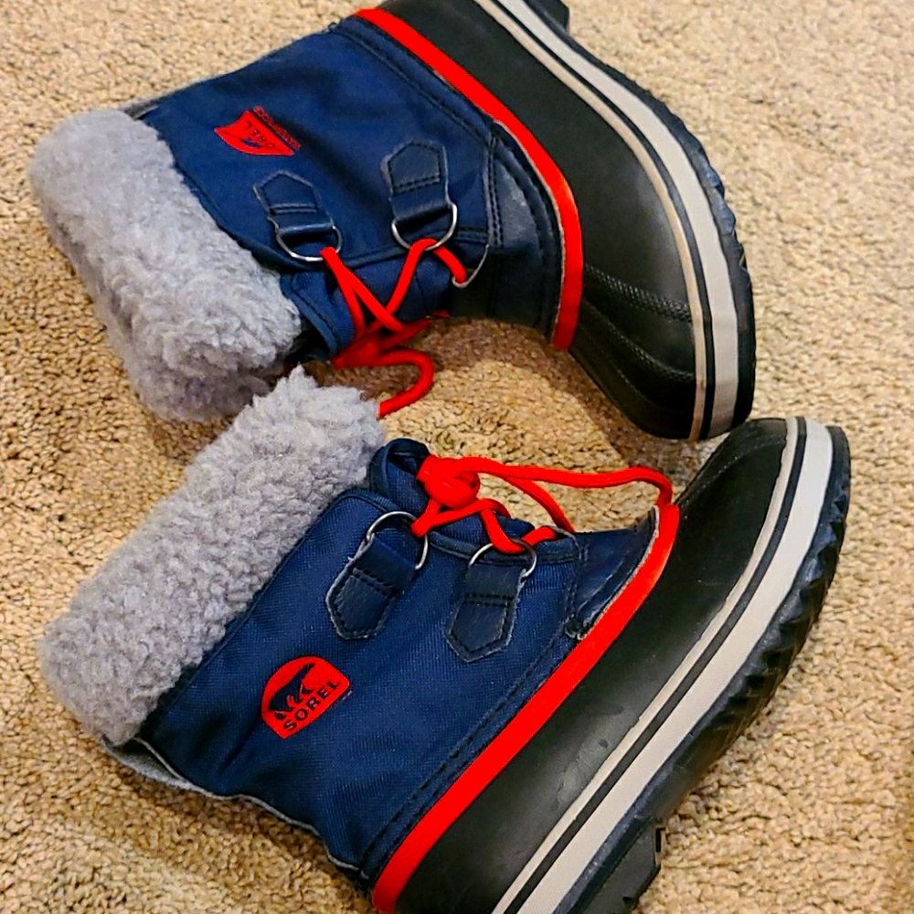 Worn once sorel snow boots
